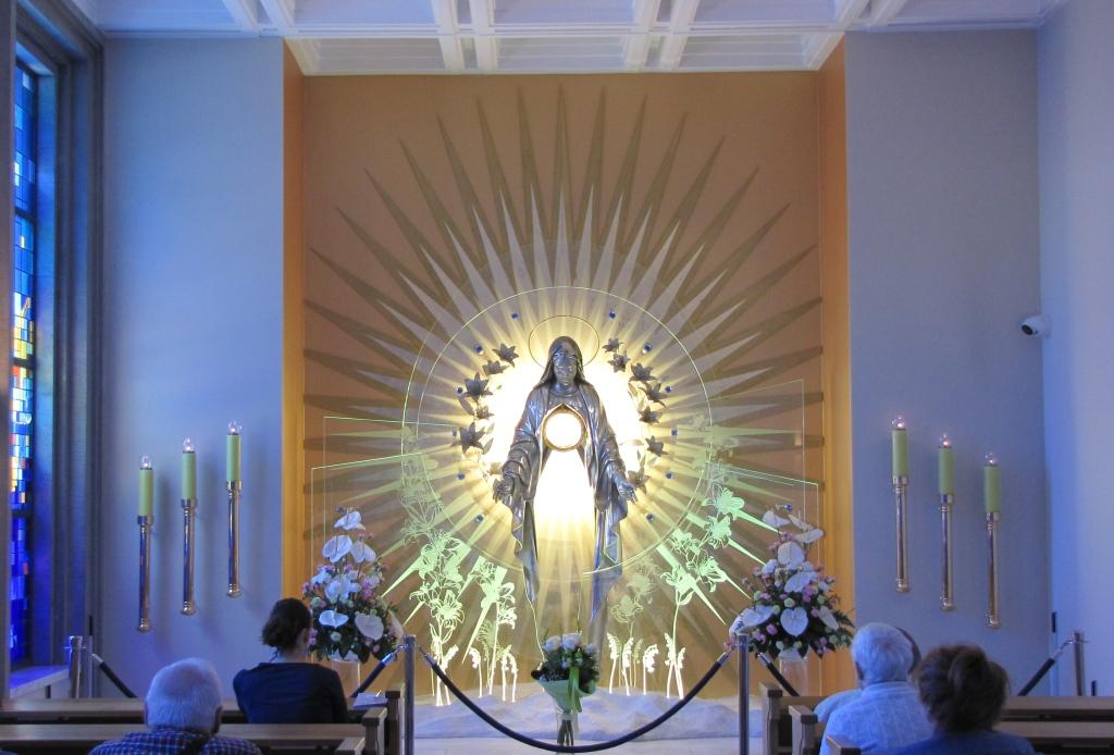 Matka Boża w kaplicy Wieczystej Adoracji