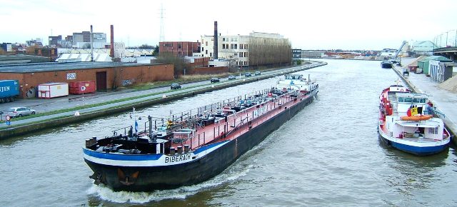Barka na kanale Alberta, Holandia