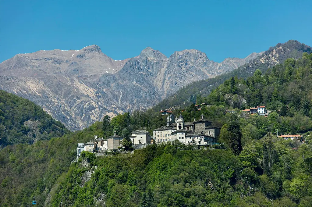 Widok na Sacro Monte di Varallo (1)