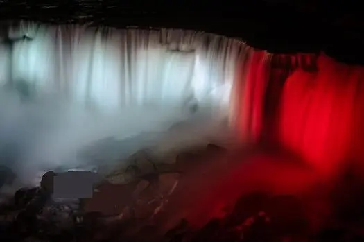 Iluminacja wodospadu Niagara 3 MAJA (2)